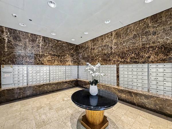 10 E Ontario ST #4903, Chicago, IL 60611