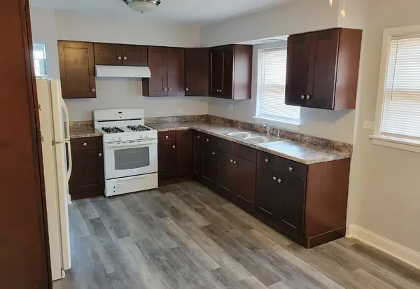 9035 S EUCLID AVE, Chicago, IL 60617
