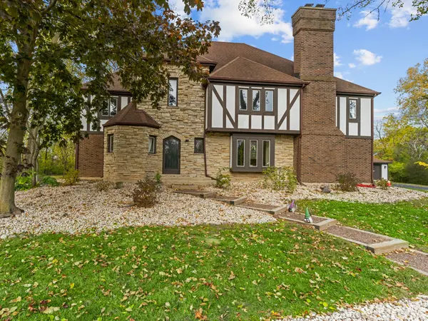 155 Helm RD, Barrington, IL 60010