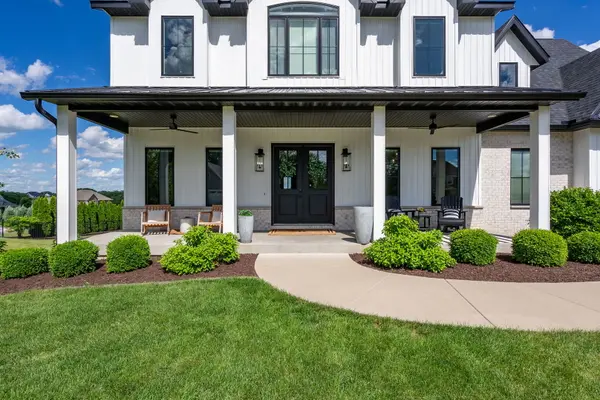 5175 Pigeon Creek TRL, Bettendorf, IA 52722