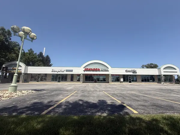 2830 E 53RD ST #1, Davenport, IA 52807