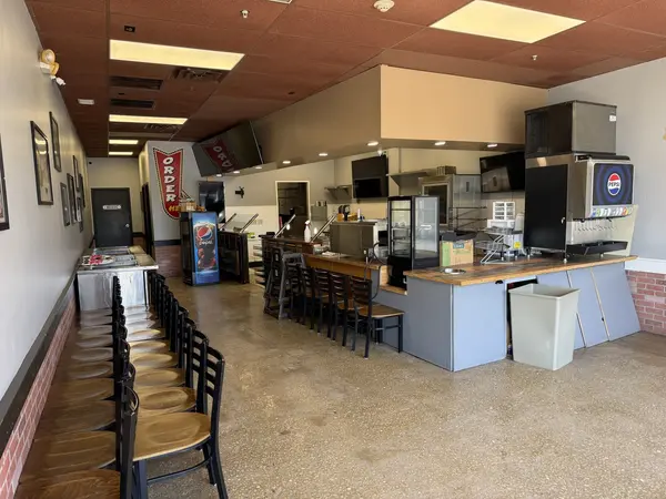 260 S Randall RD, Algonquin, IL 60102