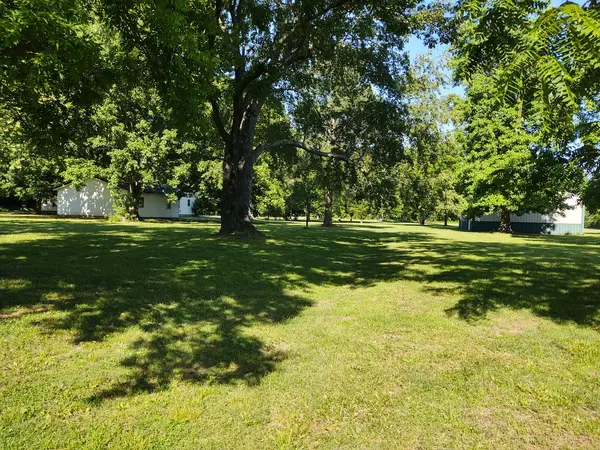 3567 Cohoon LN, Metropolis, IL 62960