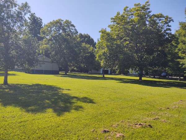 3567 Cohoon LN, Metropolis, IL 62960