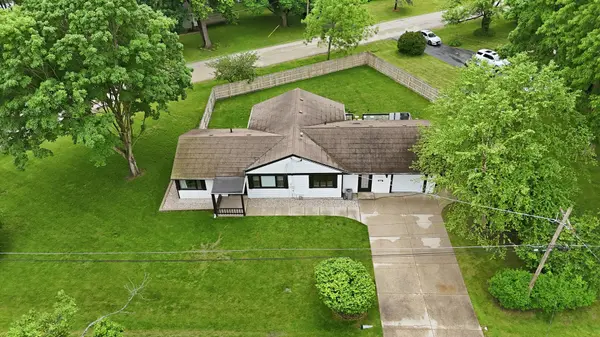 16059 W Arlington DR, Libertyville, IL 60048