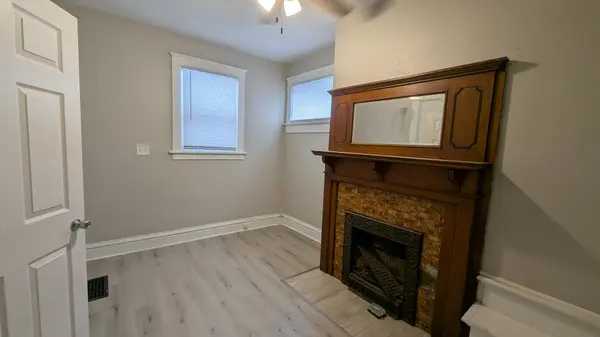 618 Douglas CT, Davenport, IA 52803