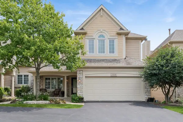 2419 Woodglen DR, Aurora, IL 60502
