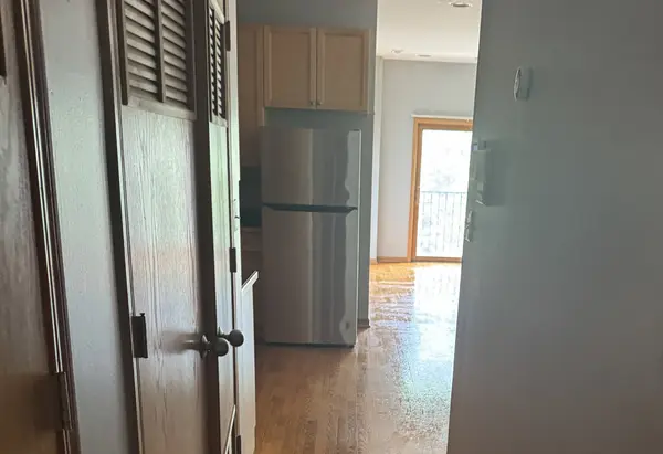 5852 S Prairie AVE #2, Chicago, IL 60637