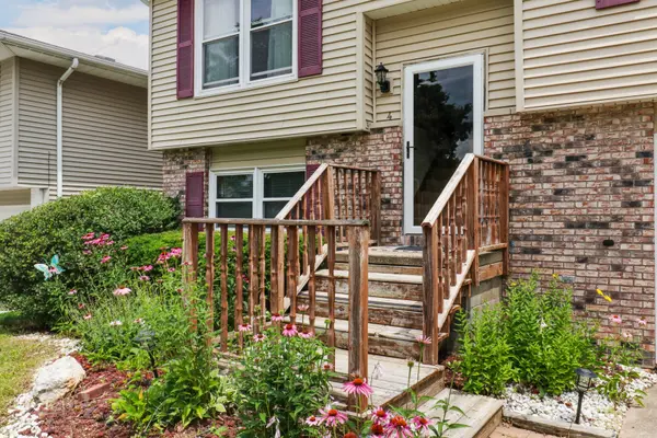 4 Moonstone CT, Bloomington, IL 61704