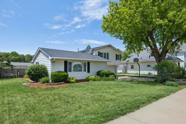 604 N 4th ST, Clinton, IA 52732