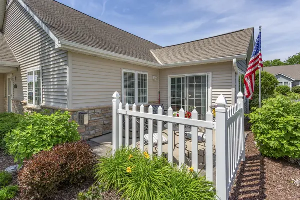 2035 Somerset LN #2035, Sycamore, IL 60178