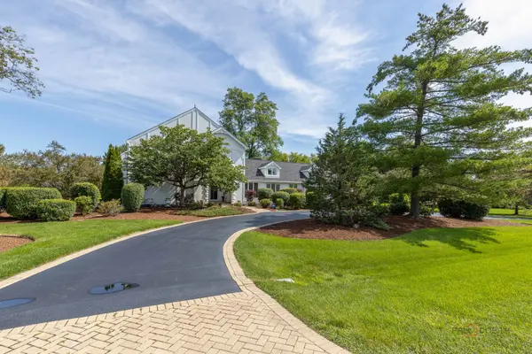 11 LAKE VIEW RD, Hawthorn Woods, IL 60047