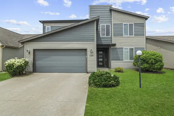 3209 Stanley LN, Champaign, IL 61822