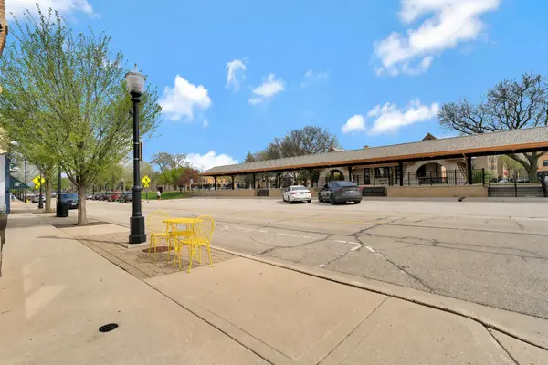 711 W Hillgrove AVE, La Grange, IL 60525