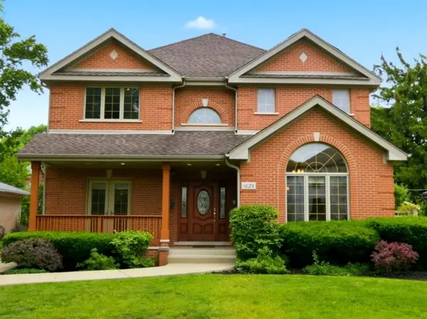 1825 S Fairview AVE, Park Ridge, IL 60068