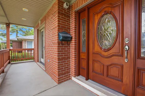 1825 S Fairview AVE, Park Ridge, IL 60068