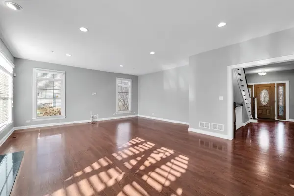 141 Walnut ST, Libertyville, IL 60048