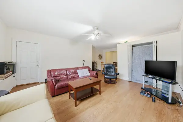 2643 S Hillock AVE, Chicago, IL 60608