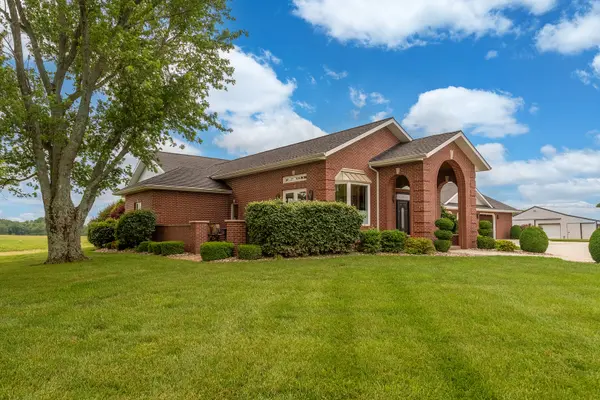 6414 Ava RD, Murphysboro, IL 62966