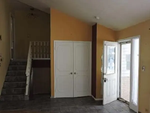 9215 Washington RD, Morton Grove, IL 60053
