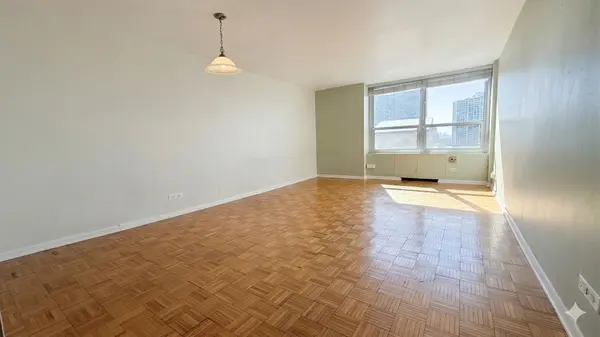 720 W Gordon TER #10B, Chicago, IL 60613