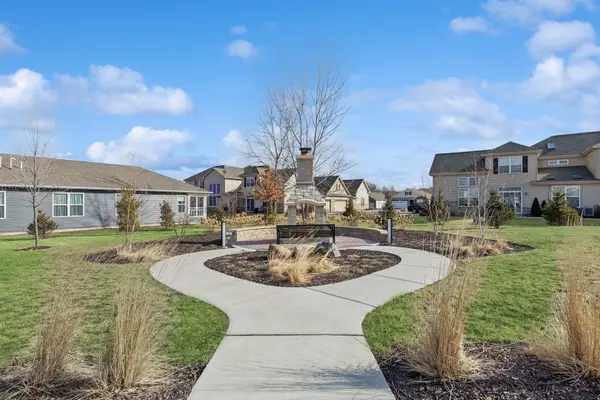 2956 Harnish DR, Algonquin, IL 60102