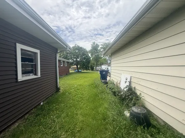 820 Cedar AVE, Waukegan, IL 60085