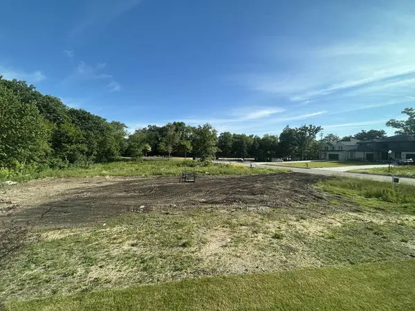 6 Stone Bridge CT, Schaumburg, IL 60193