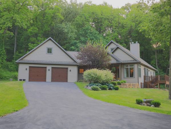 9496 S Hanover Hill RD, Hanover, IL 61041