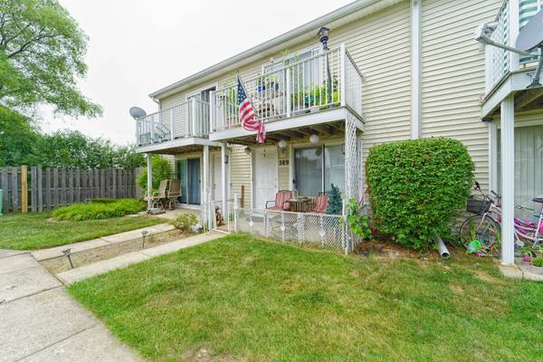 389 Meadow Green LN #1, Round Lake Beach, IL 60073