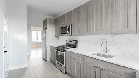 1409 E 61st PL #2, Chicago, IL 60637