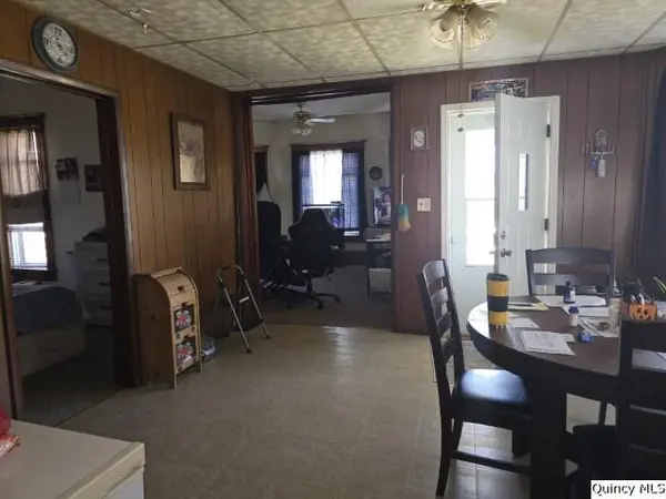 80 W 4th ST, Dallas City, IL 62330