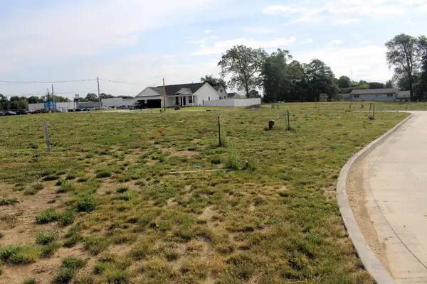 23 Somerset DR, Clinton, IL 61727