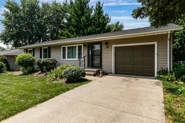 118 N 9th ST, Eldridge, IA 52748