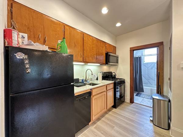 2821 W SHAKESPEARE AVE #2F, Chicago, IL 60647