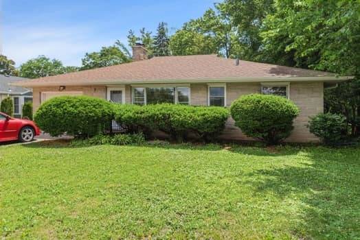 3 Dole AVE, Crystal Lake, IL 60014