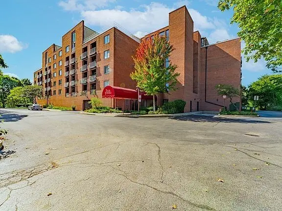 1450 Plymouth LN #305, Elgin, IL 60123
