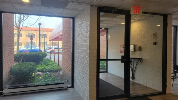 1450 Plymouth LN #305, Elgin, IL 60123