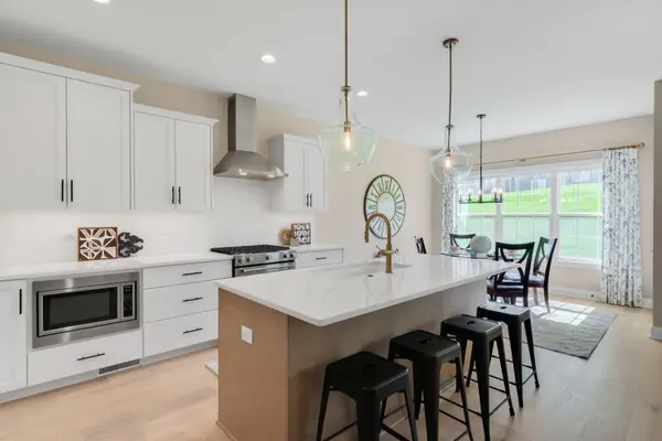 12215 Copper Ridge DR, Lemont, IL 60439