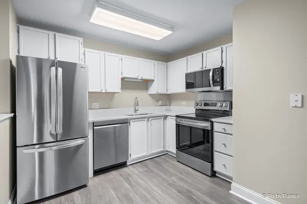 605 BARRINGTON AVE #222, East Dundee, IL 60118