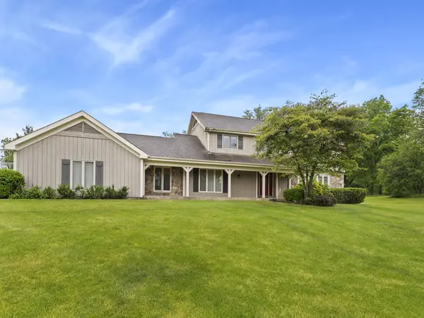 7241 Foxfire DR, Crystal Lake, IL 60012