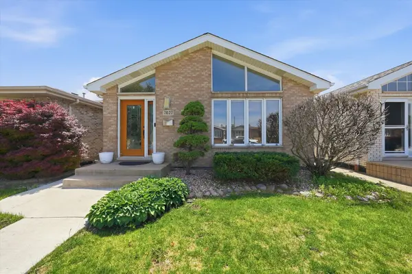 7027 W 64th PL, Chicago, IL 60638