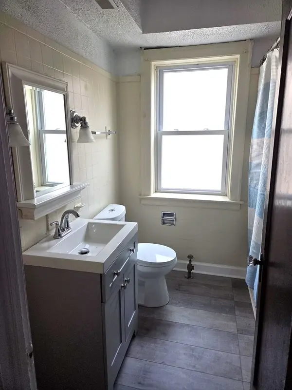 8030 S Paxton AVE #3, Chicago, IL 60617