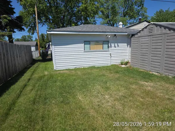 148 Pecos CIR, Carpentersville, IL 60110