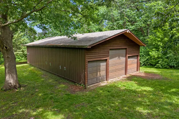46W206 Felsmith RD, Hampshire, IL 60140