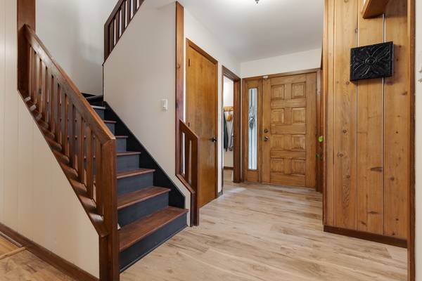 46W206 Felsmith RD, Hampshire, IL 60140