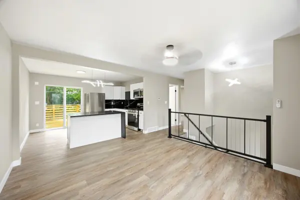 8320 Phyllis RD, Rockford, IL 61108