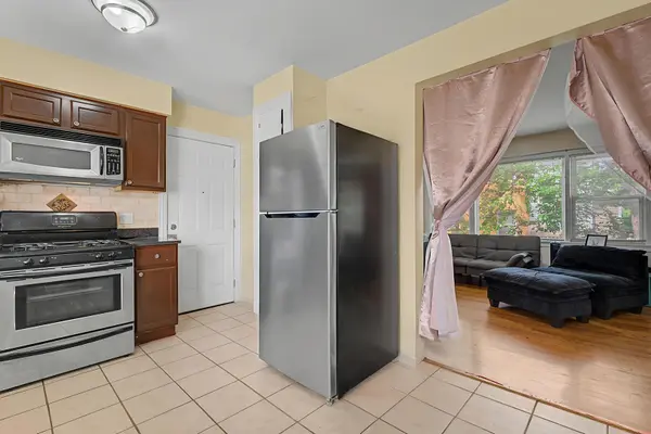 2111 N 75th AVE #1E, Elmwood Park, IL 60707