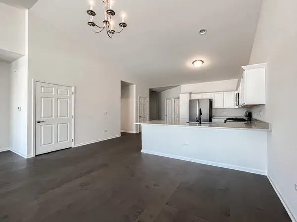 451 BUILDING 9 RIDGE LN, Bolingbrook, IL 60440