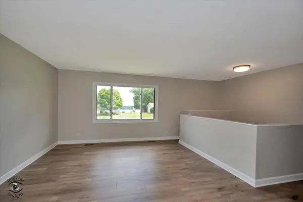 2n314 Euclid AVE, Glen Ellyn, IL 60137